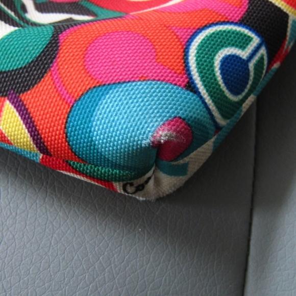 COACH POPPY - Multicolor Large Wristlet - Picture 4 of 8